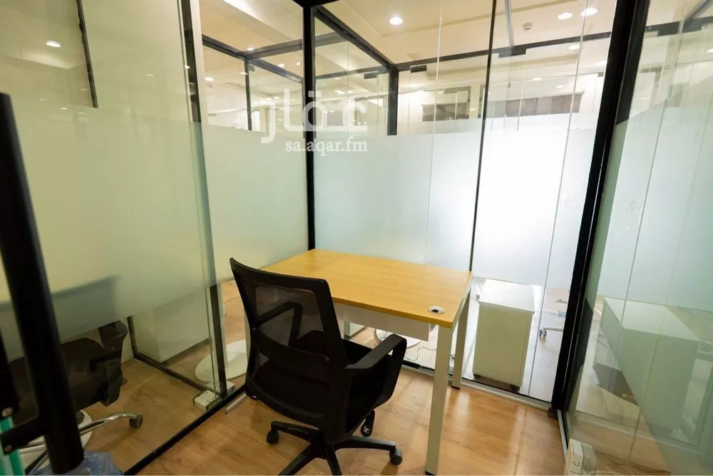 18 bedroom office in Al Aridh, Riyadh 11