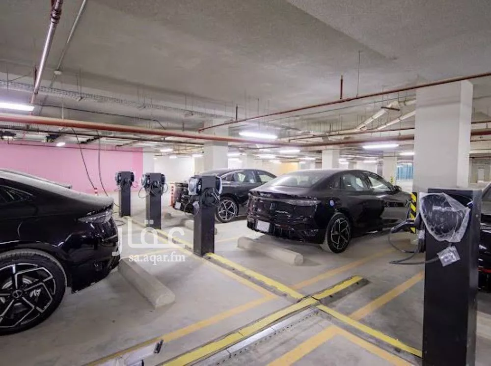 1 bedroom office in As Suwaidi, Riyadh 8