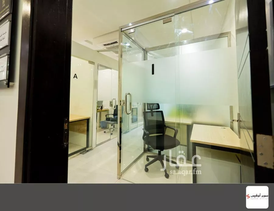 مكتب 884 م² في العارض 5