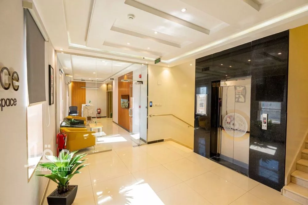 مكتب 884 م² في العارض 4