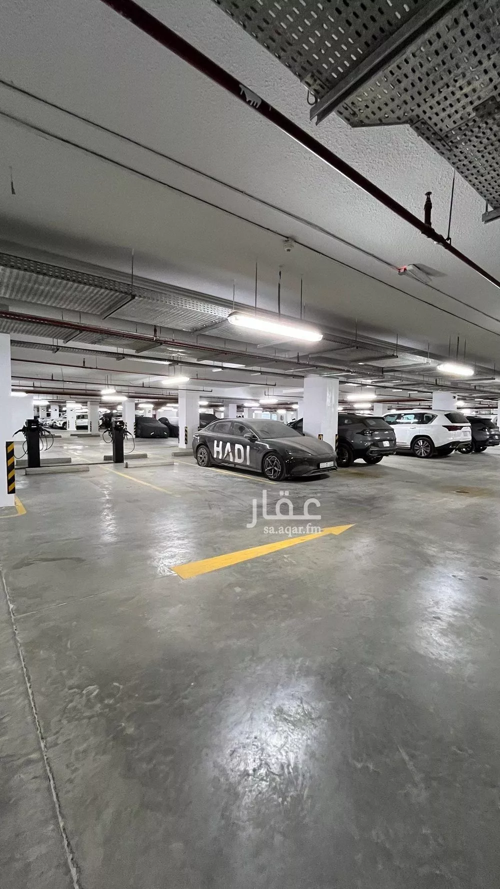 9000 sqm office in As Suwaidi 4