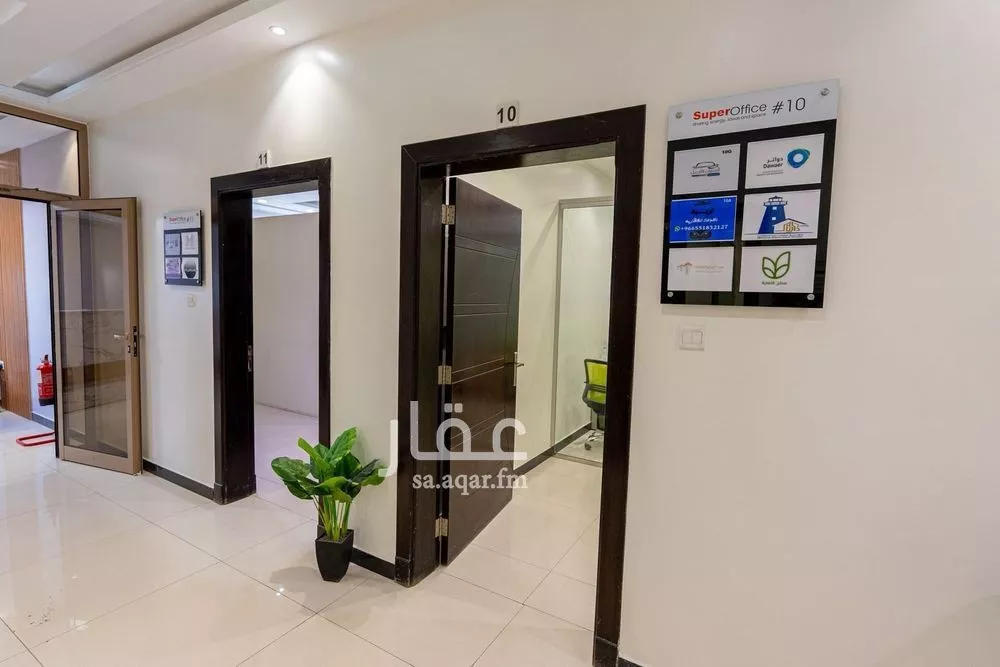 مكتب 884 م² في العارض 5