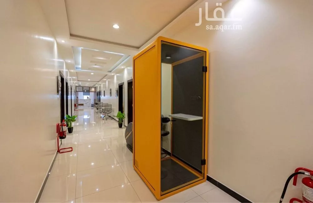 مكتب 884 م² في العارض 3
