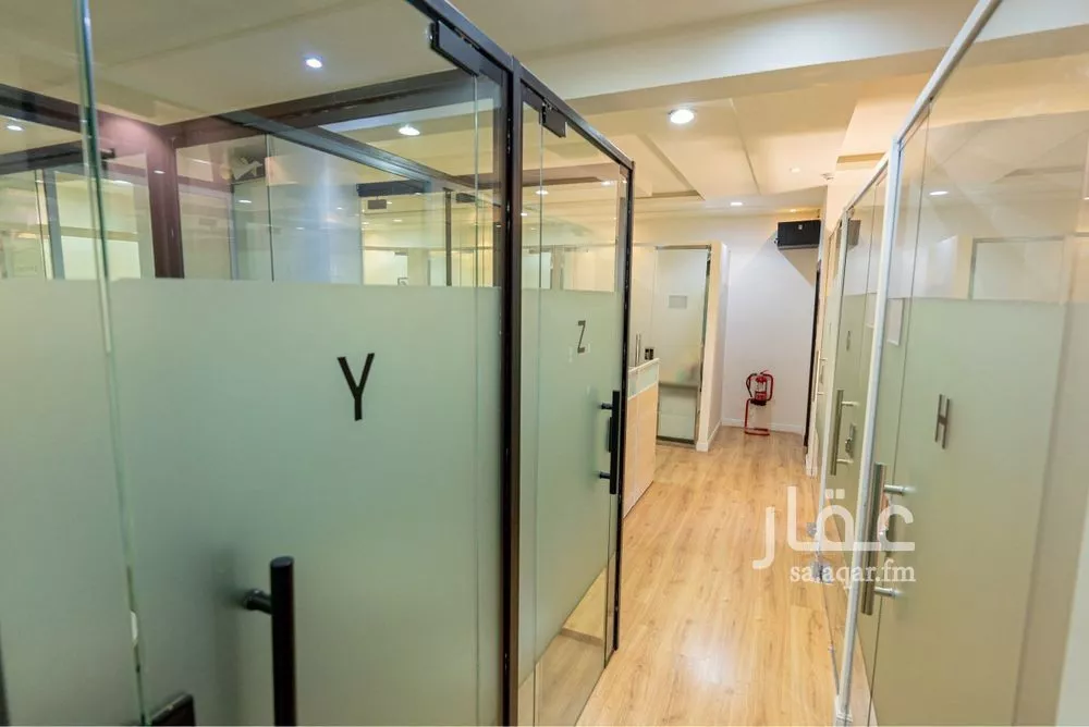 مكتب 884 م² في العارض 4