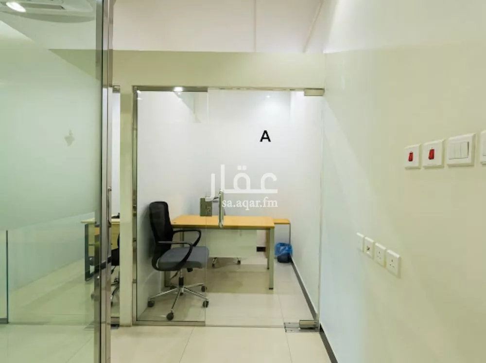 مكتب 884 م² في العارض 5