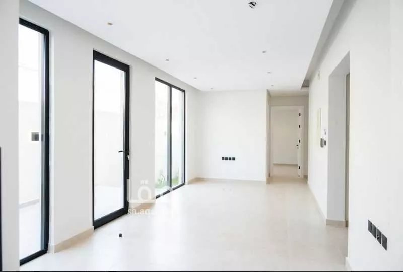 دور 4 غرف في الورود 3