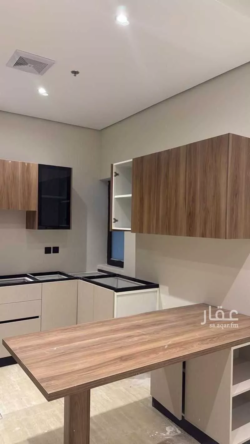 عمارة 348 م² في العقربية 1