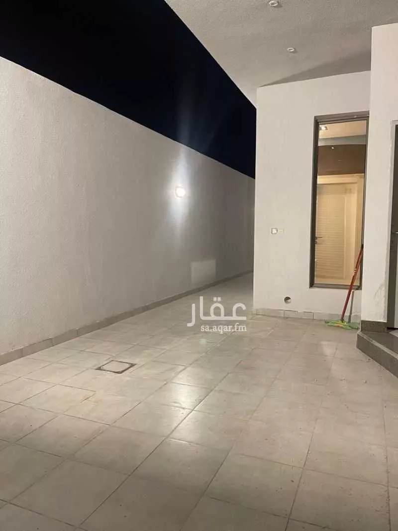 فيلا 4 غرف في العارض 1