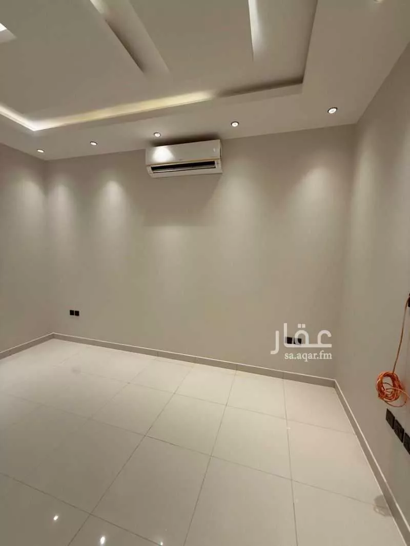 فيلا 5 غرف في الملقا 3