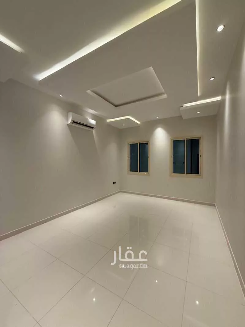 فيلا 5 غرف في الملقا 4