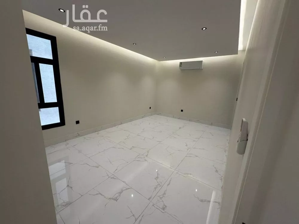 شقة 4 غرف في الحمرا 5