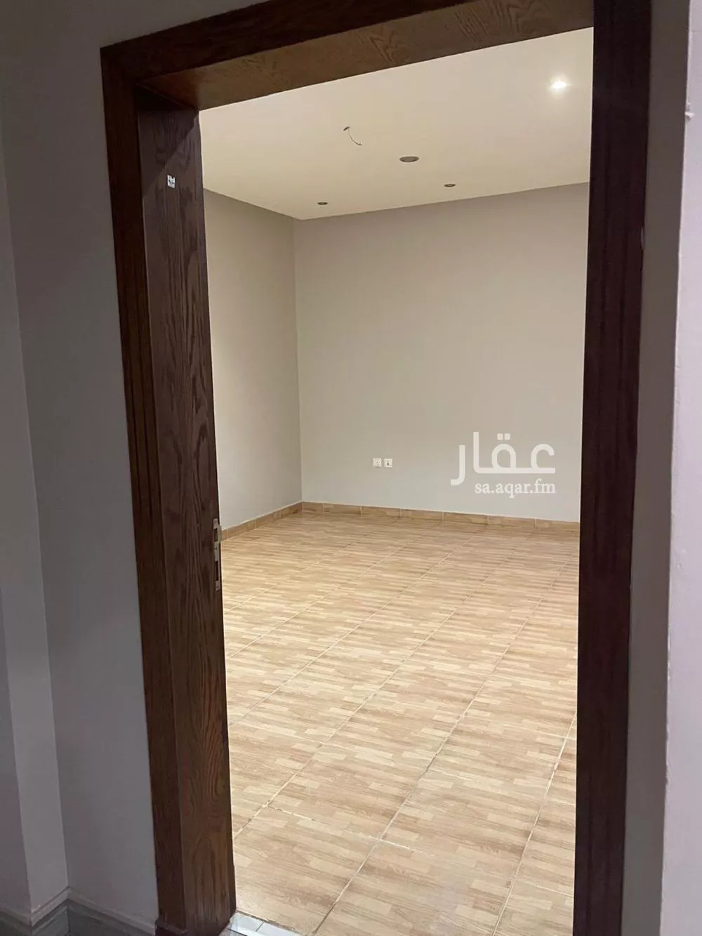 شقة 4 غرف في هجر 5