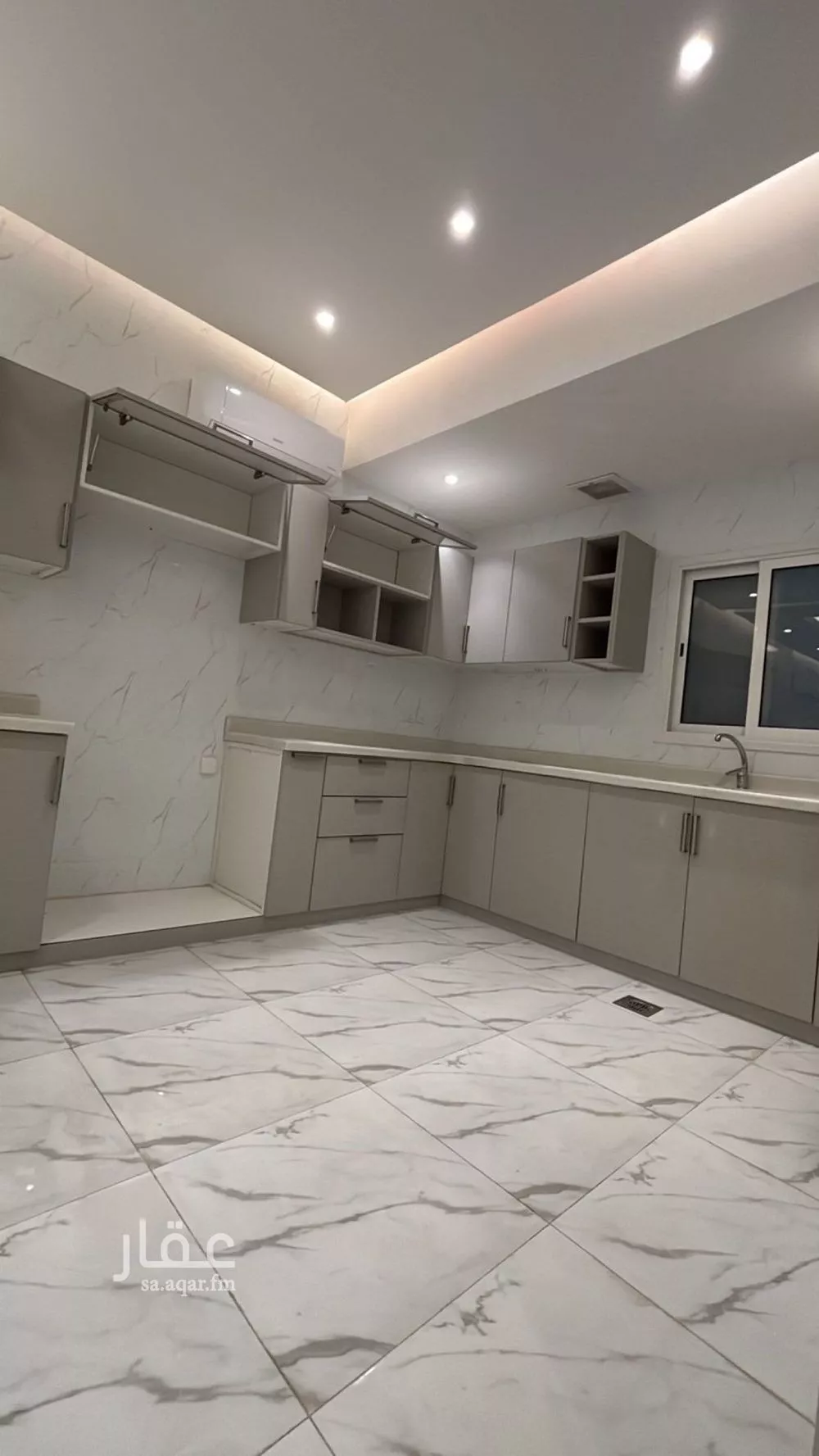4 bedroom apartment in Ash Shulah, Eastern Province 8