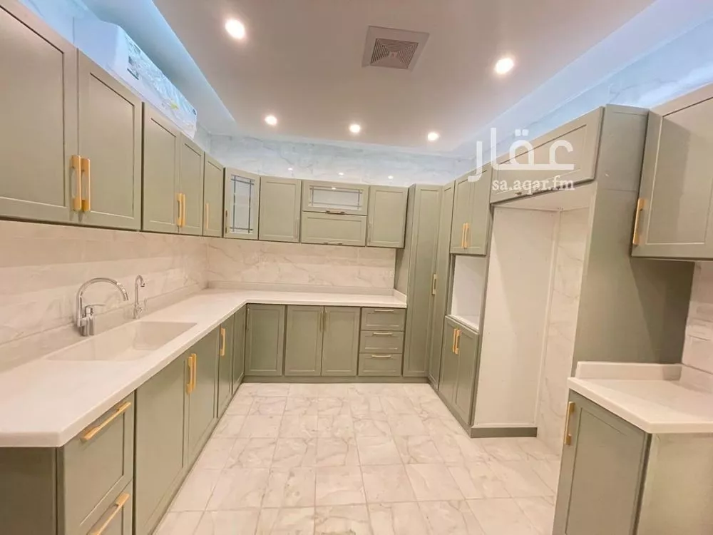 5 bedroom villa in Al Khalidiyah Ash Shamaliyah, Eastern Province 6