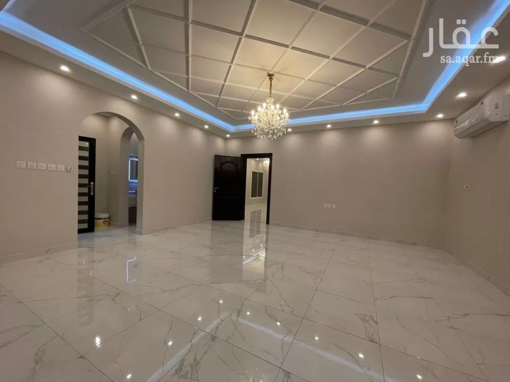5 bedroom villa in Al Khalidiyah Ash Shamaliyah 5