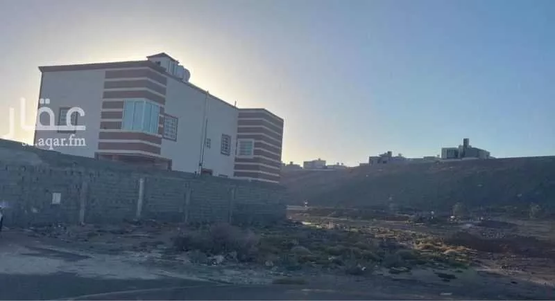 أرض 345 م² في المطار