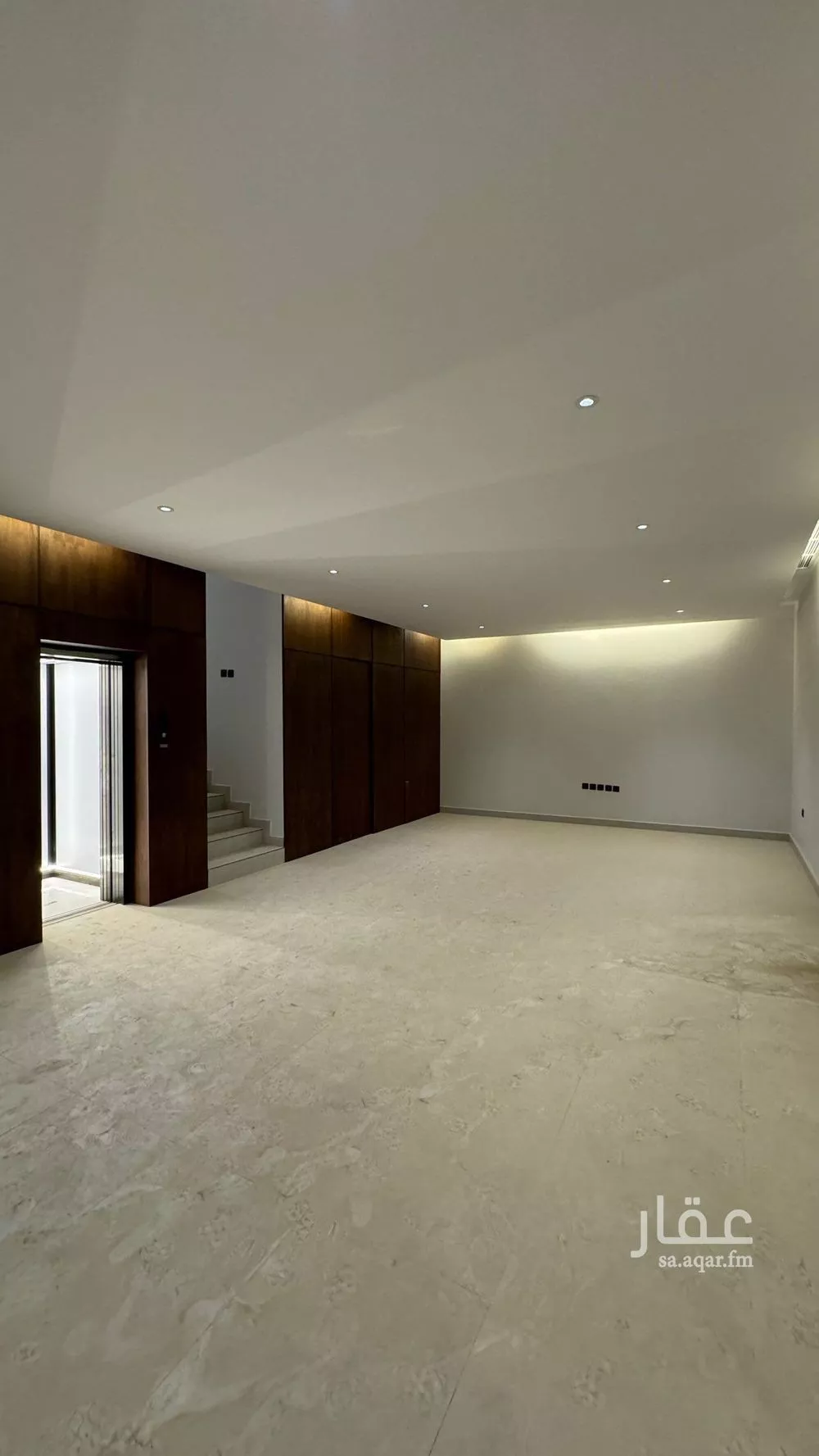 فيلا 5 غرف في العارض 3