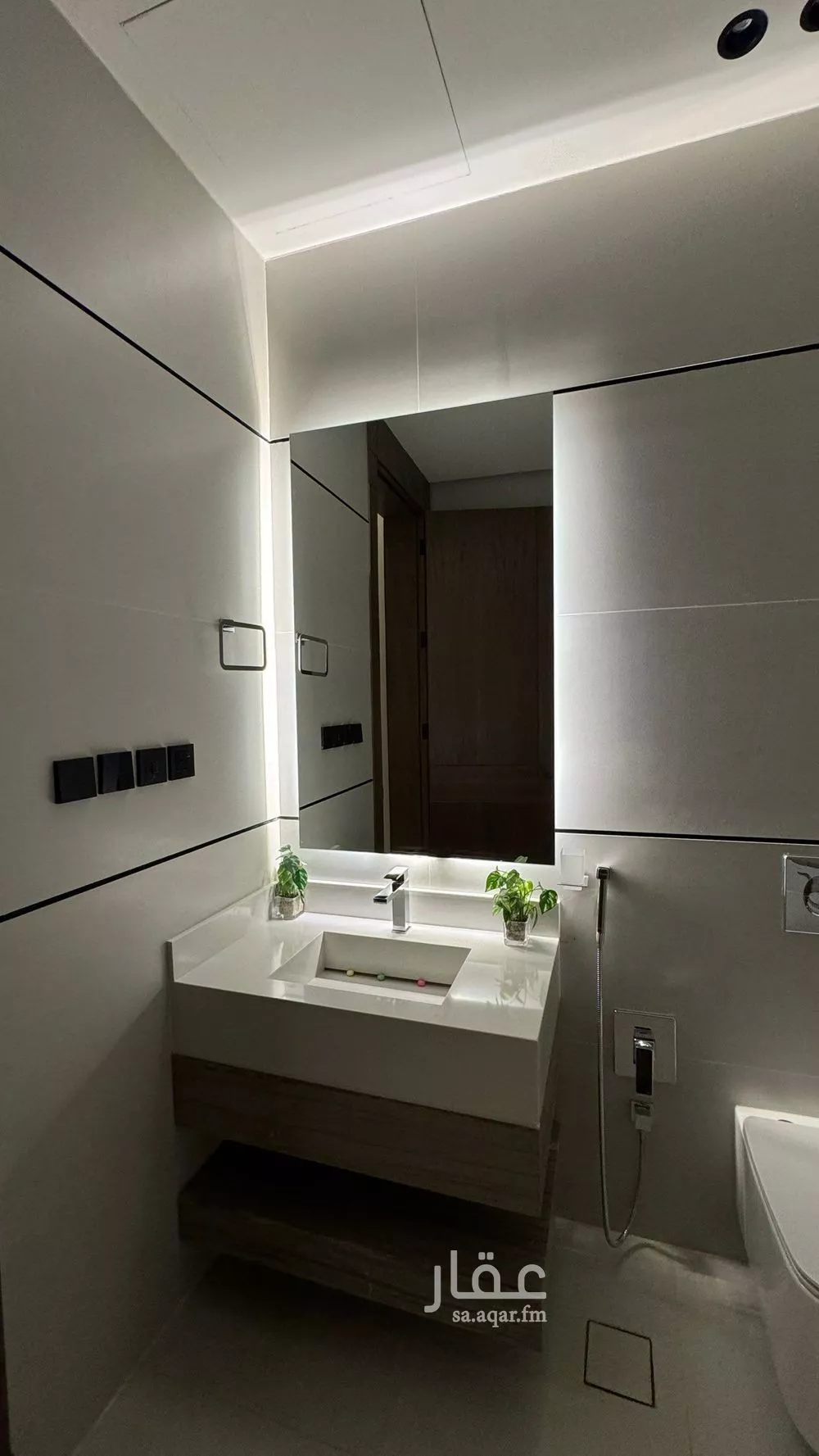 فيلا 6 غرف في النرجس 3