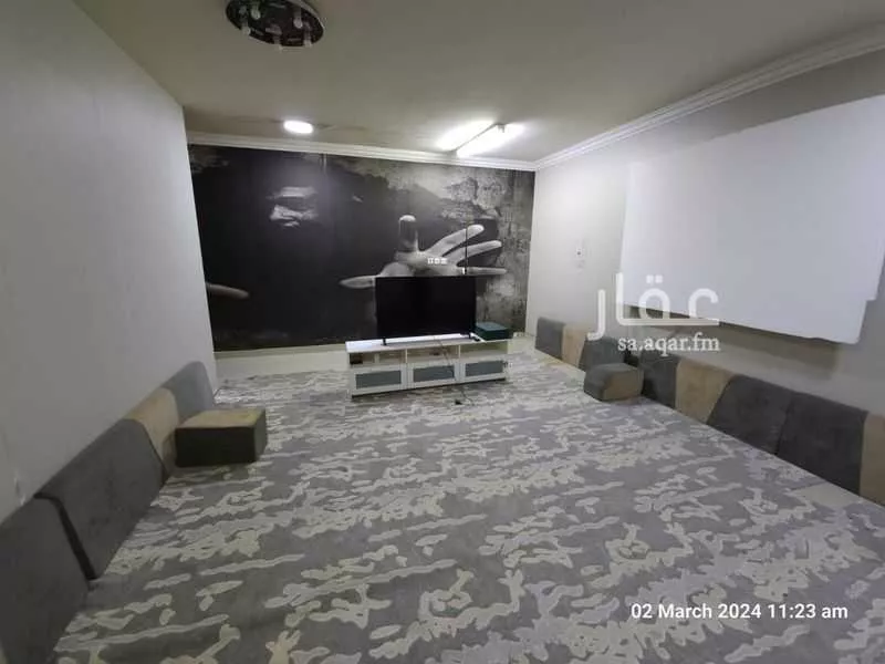 900 sqm building in Dhahrat Laban 2