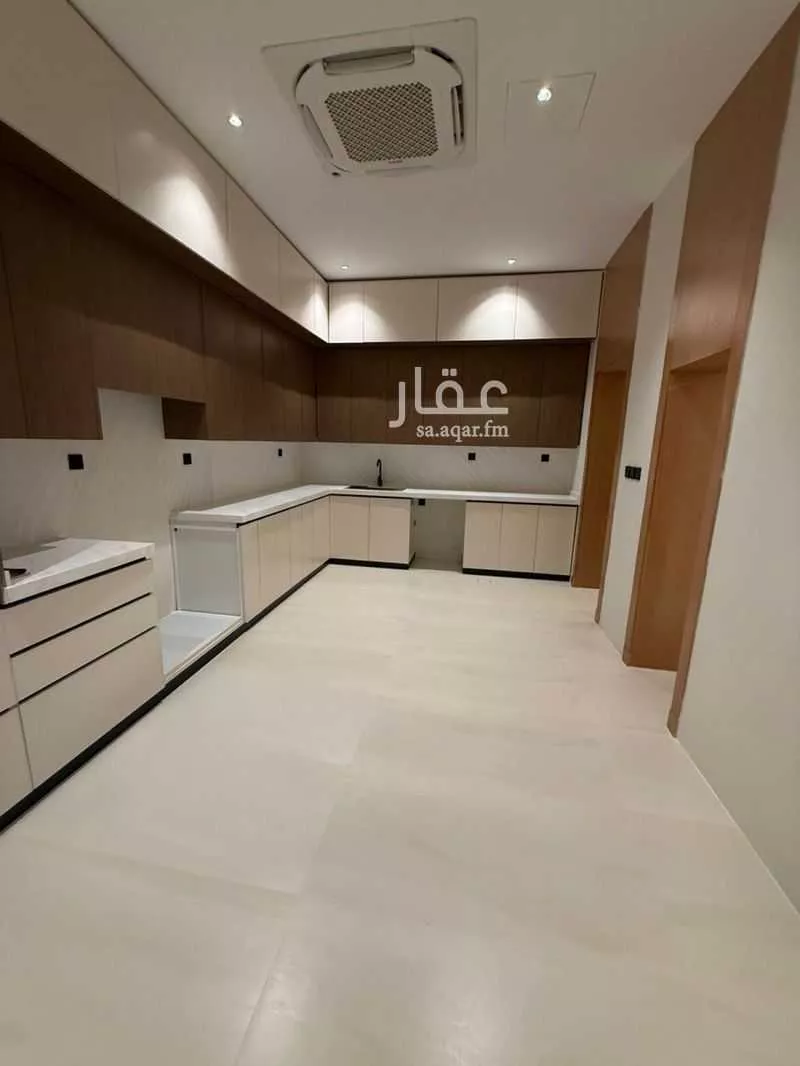 فيلا 5 غرف في الملقا 4