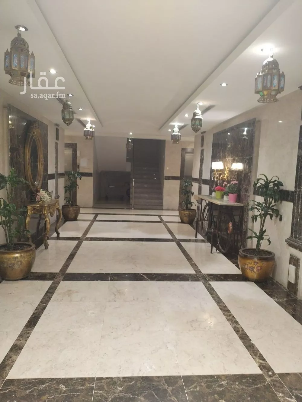 عمارة 890 م² في الروضة 2