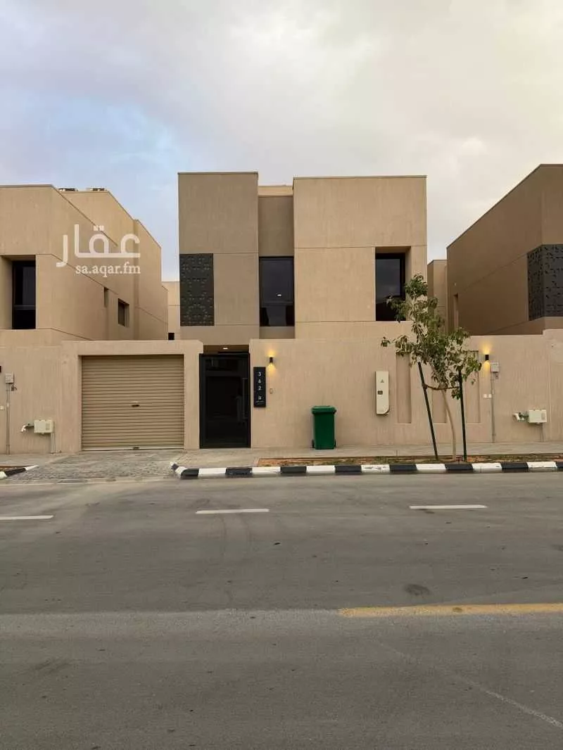 5 bedroom villa in Al Narjis 1