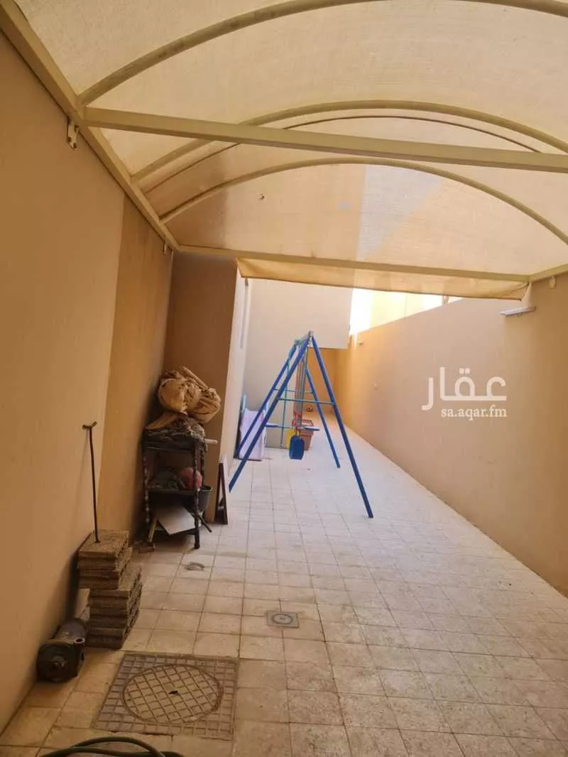 فيلا 10 غرف في الروابي 4