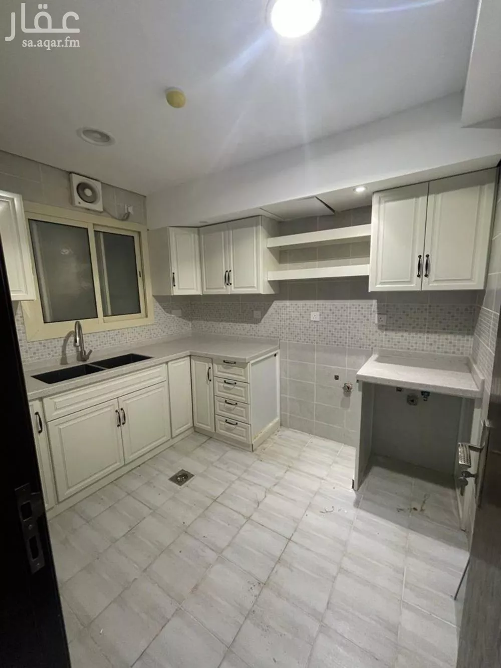 شقة 3 غرف في الملقا 3