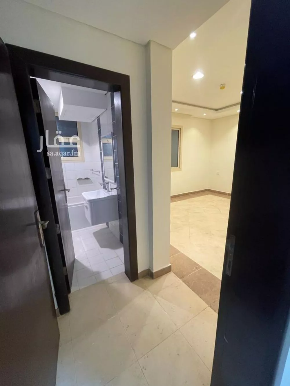 شقة 3 غرف في الملقا 5