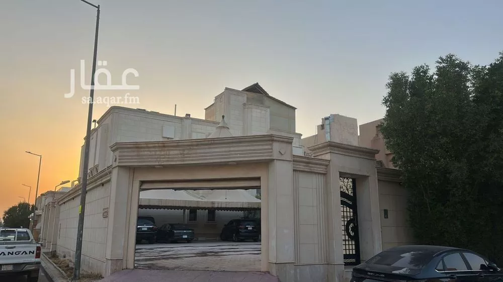 فيلا 4 غرف في الخليج