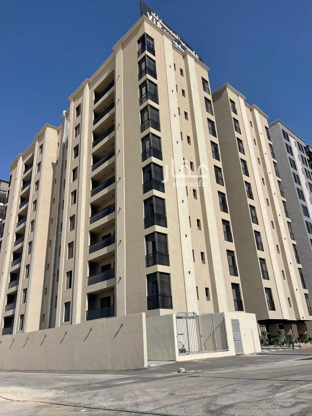 شقة 5 غرف في ضاحية الملك فهد 2