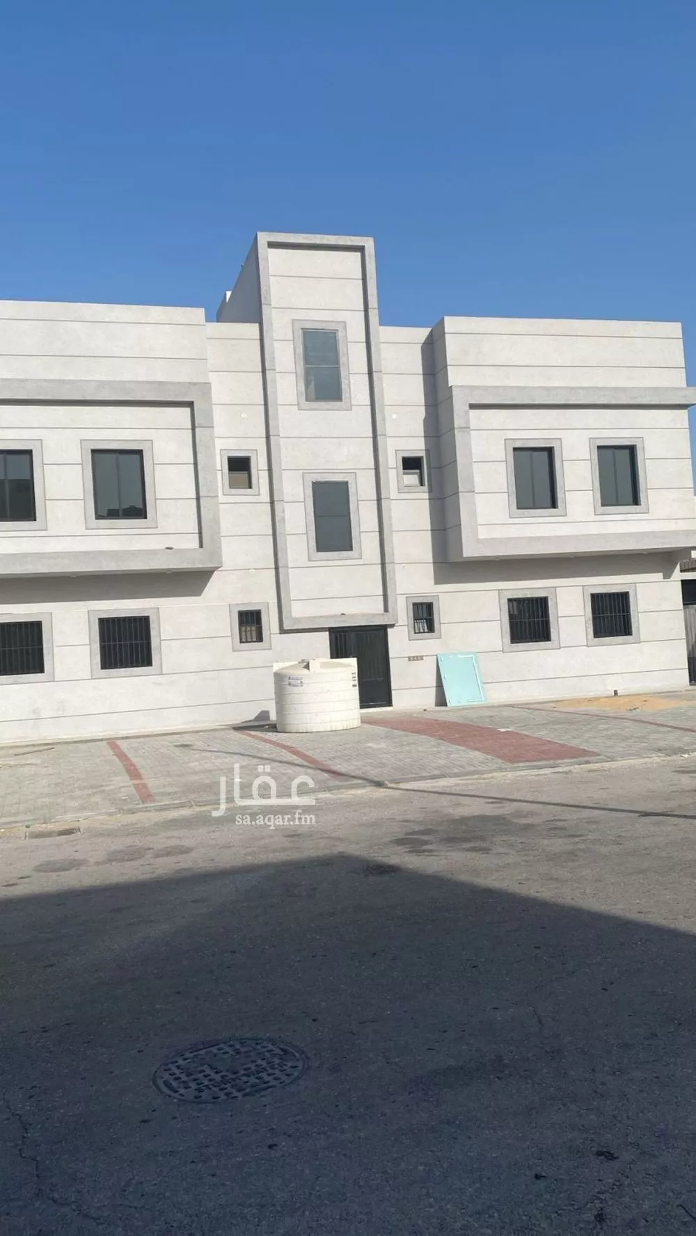 عمارة 1185 م² في التحلية