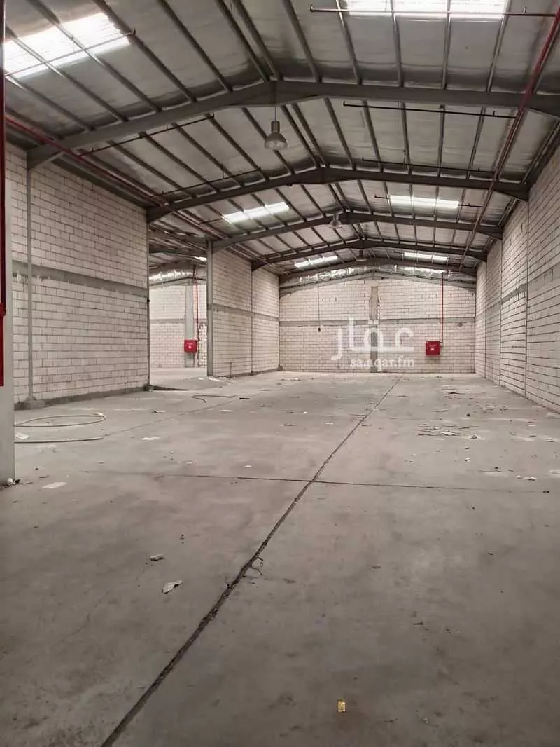 865 sqm warehouse in Ad Dar Al Baida 1