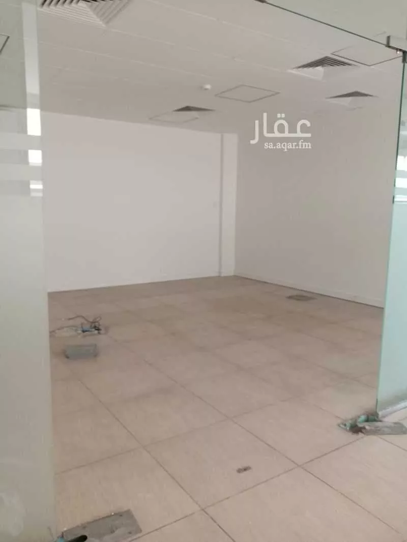 مكتب 2100 م² في المرسلات 4