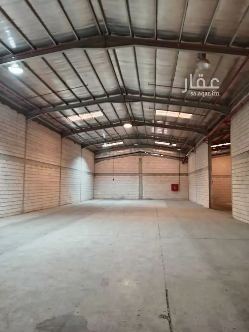 430 sqm warehouse in Ad Dar Al Baida 4