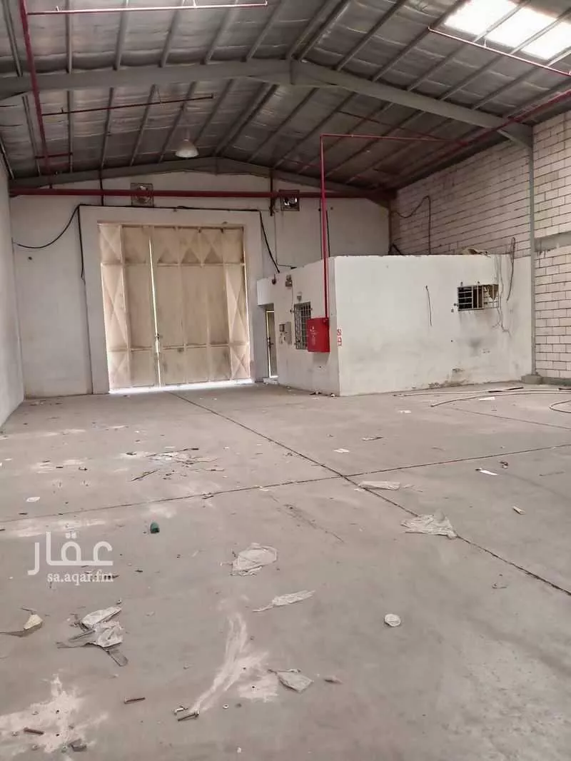 865 sqm warehouse in Ad Dar Al Baida 3