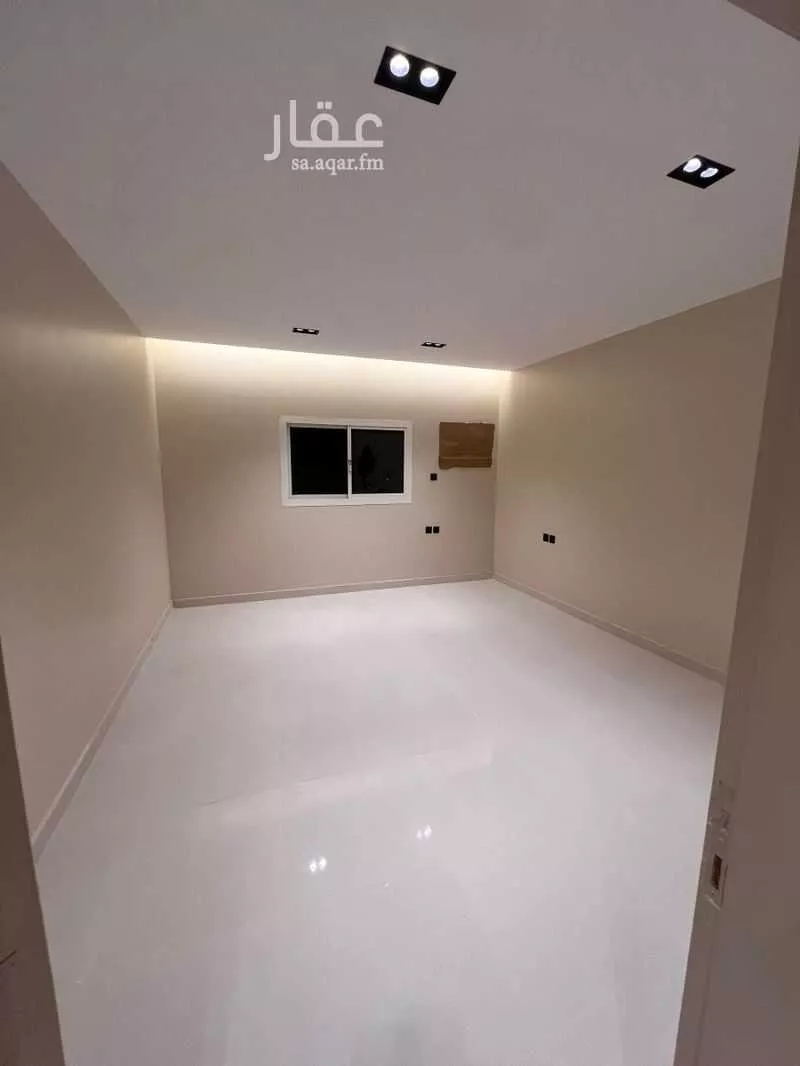 شقة 4 غرف في النزهة 4