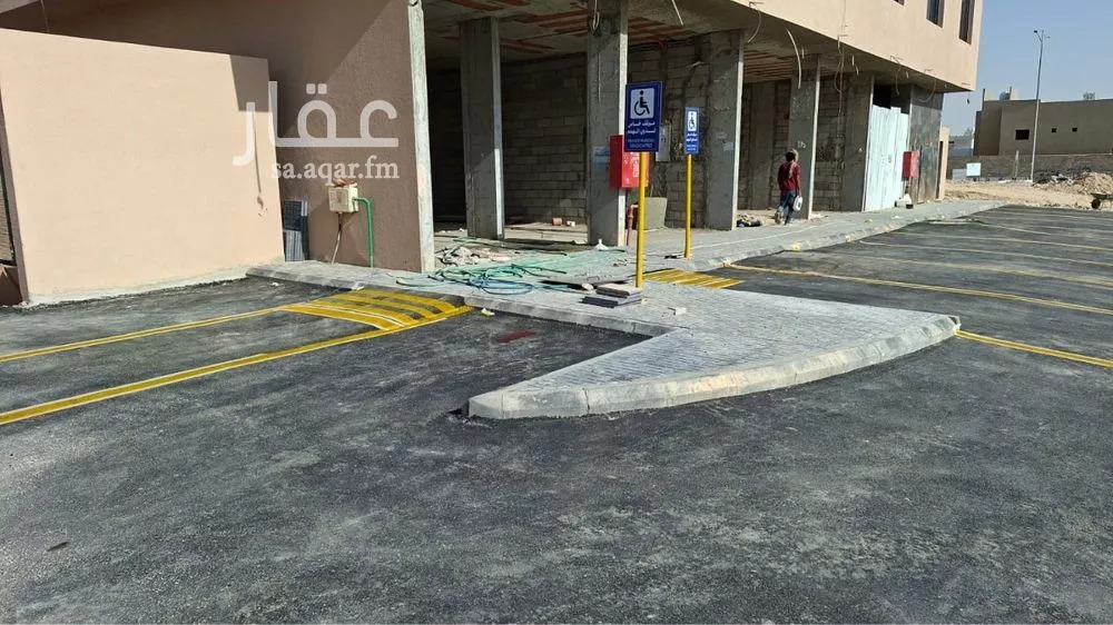 عمارة 885 م² في العارض 2