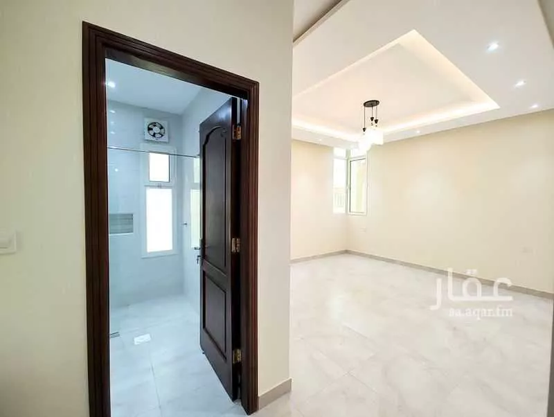 5 bedroom apartment in Muraykh 3