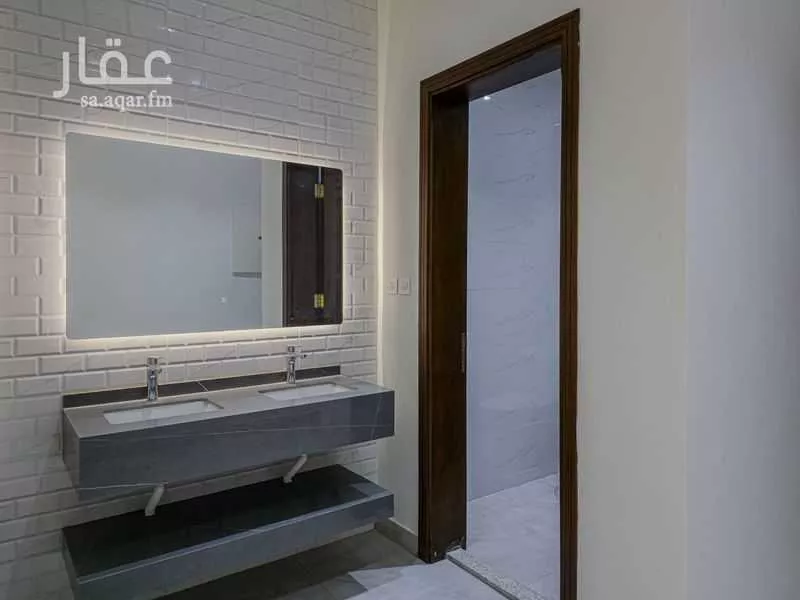 5 bedroom apartment in Muraykh 5