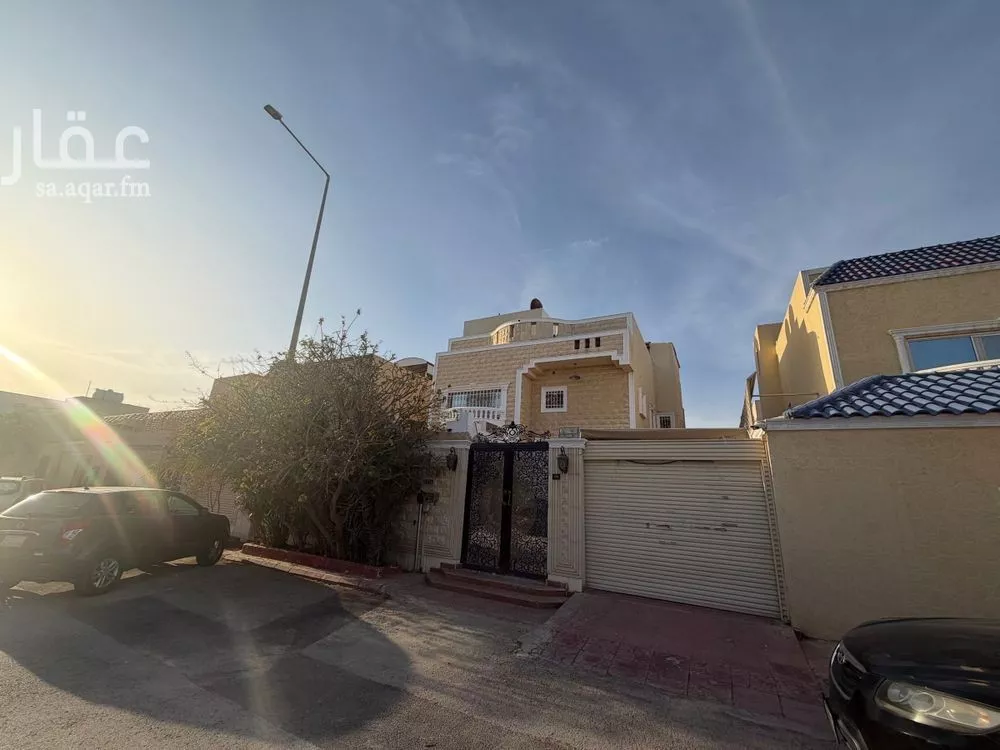 6 bedroom villa in King Abdul Aziz, Riyadh 17