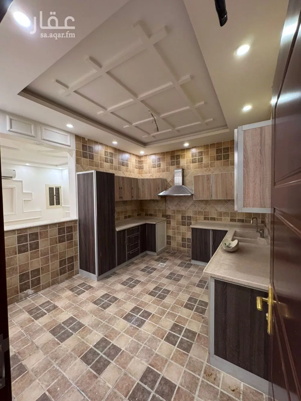 شقة 5 غرف في الصفا 5