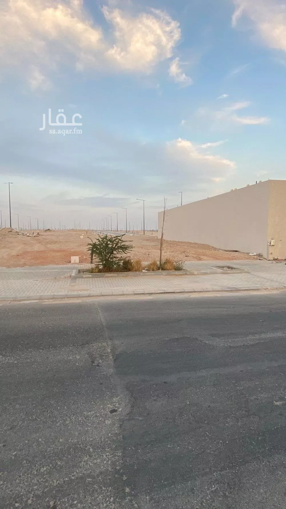 أرض 300 م² في الشرق 2