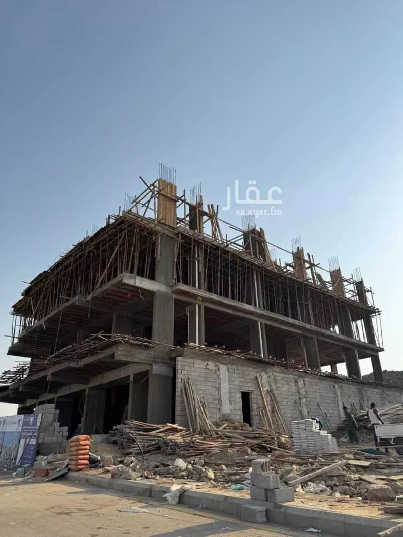649 sqm land in Muraykh 4
