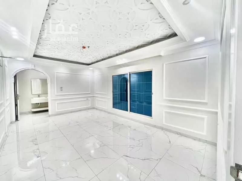 شقة 5 غرف في الحمرا 1