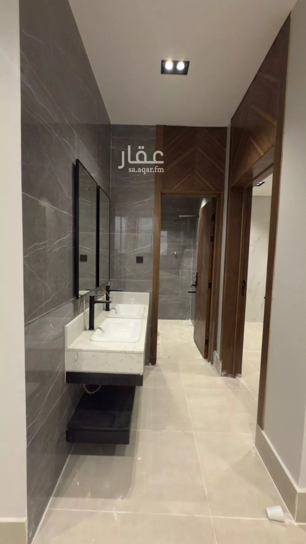 فيلا 5 غرف في عكاظ 5