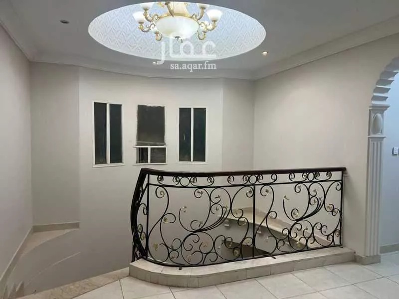 فيلا 7 غرف في العوالي 2