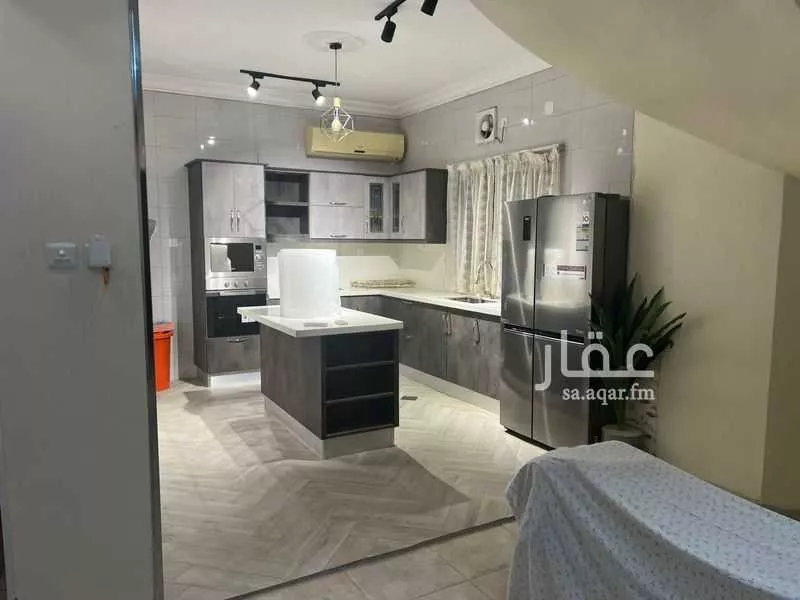 فيلا 7 غرف في العوالي 1