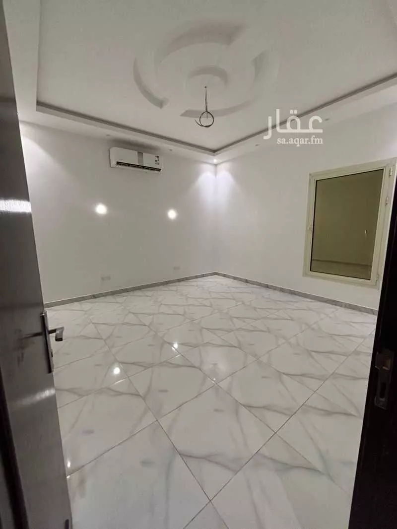 شقة 4 غرف في طيبة 4