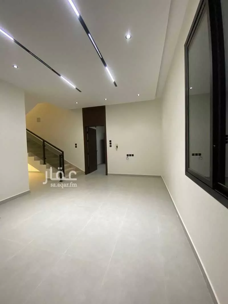 فيلا 7 غرف في عكاظ 1